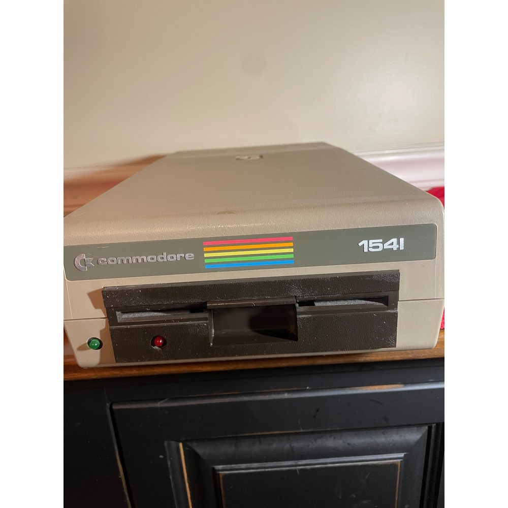 Commodore 1541 Single Floppy Disk Drive Vintage Retro Computer C64 with Manual
